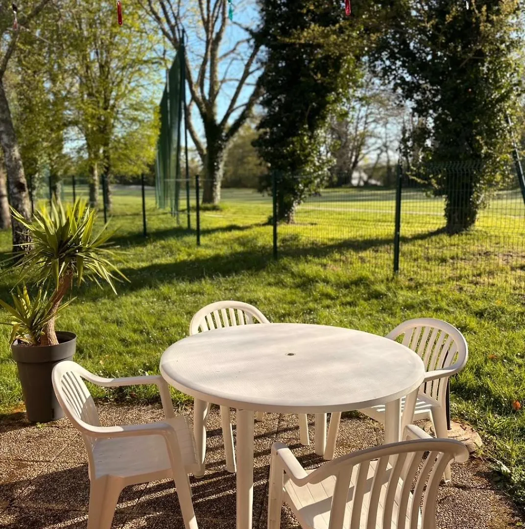 Semesterbostad Cottage Cosy Du Golf Avec Piscine Ploemel Frankrike